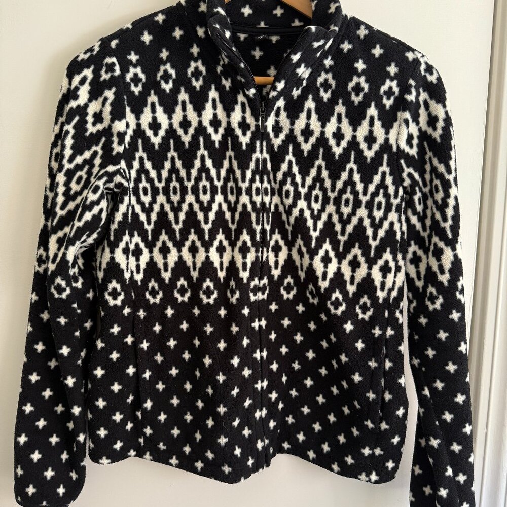 Uniqlo Black and White Fleece Size M